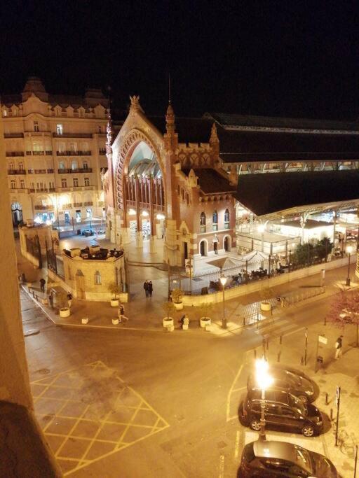 Suite De Lujo Frente Al Mercado Colon. Only Adults Valencia Exterior photo